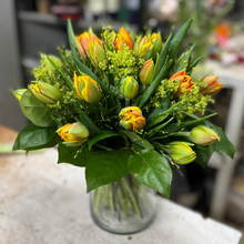 Laden Sie das Bild in den Galerie-Viewer, Tulpenstrauß in Gelb/Orange