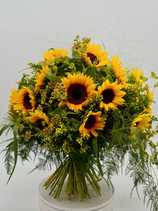 Eleganter Sonnenblumenstrauß